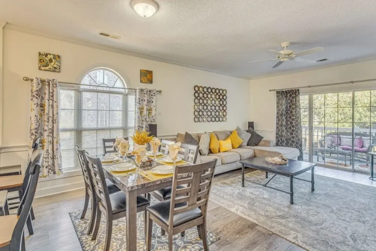 2 Bedrooms Apartment