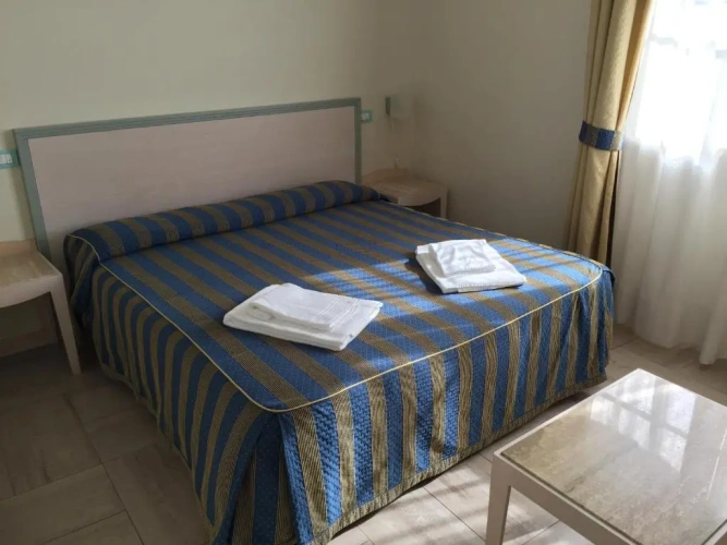 1 Bedroom Apartment with balcony and with pool view