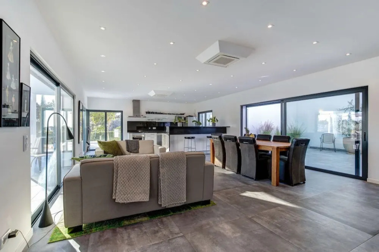 Casa Blanca Magnificent 4 Bedroom Villa With MOD