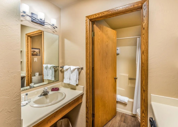 Somerset Inn & Suites