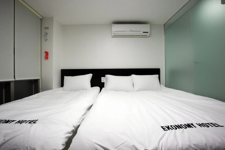 Ekonomy Hotel Myeongdong premier
