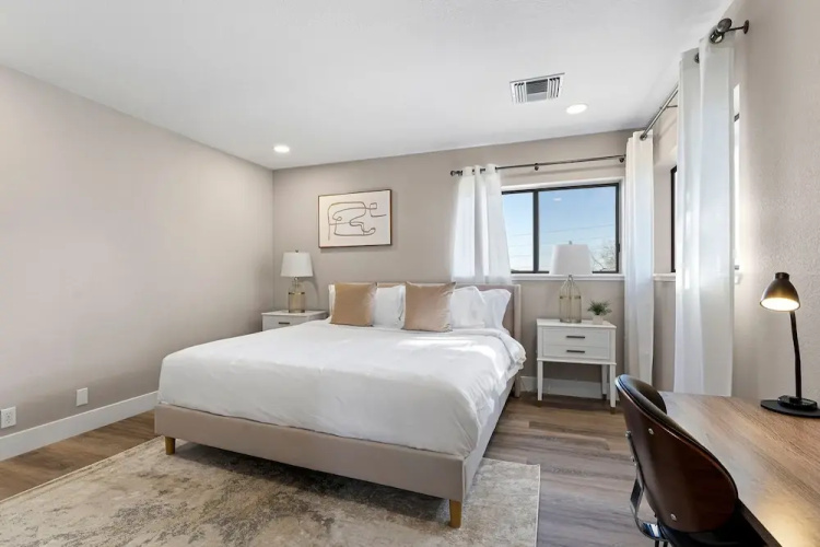 Elegant 4BD Reno Abode Close to Shops and Casinos