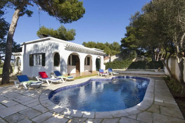 2 Bedrooms Villa