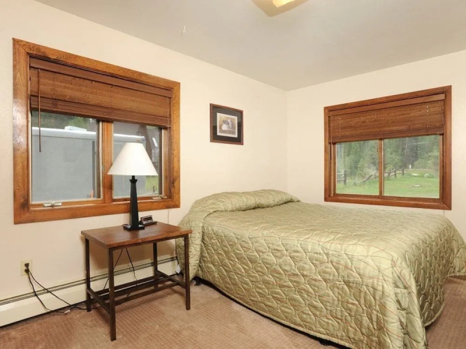 Blue Spruce House 7022