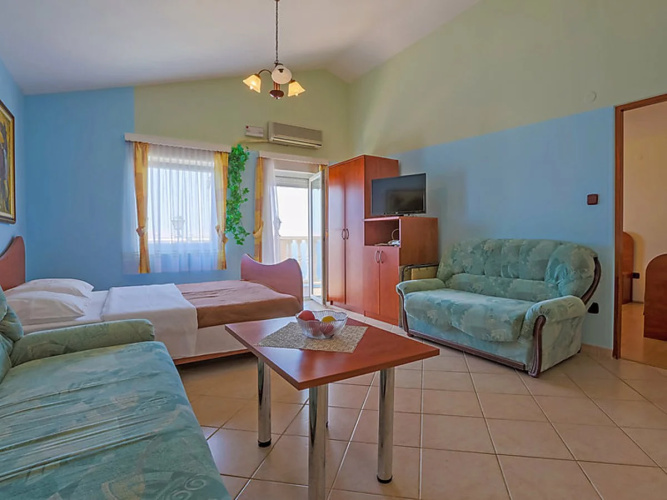 Apartment Delfin Karlobag 13234