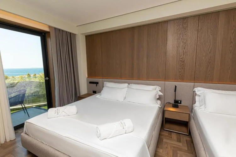 Mazarine Hotel