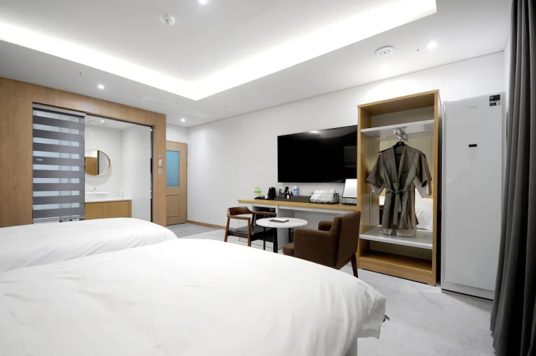 Hound Hotel Gijang