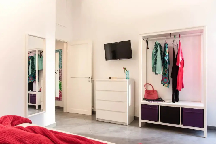 Ferdinando Arthouse Oversized Modern Apartment