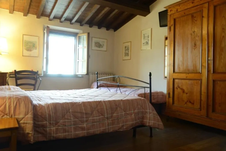 Standard Triple room