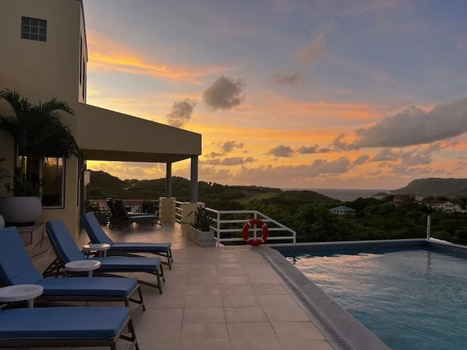 2 Bedrooms Villa