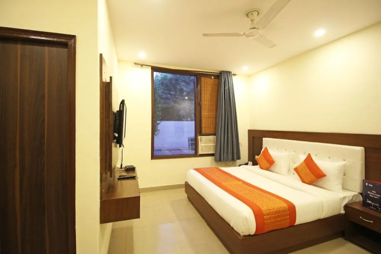 OYO 6495 Hotel Eden Greens