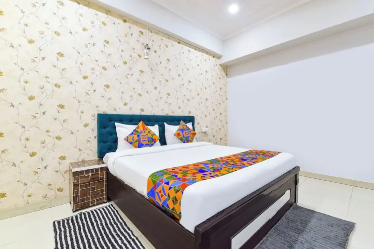 Fabhotel The Nine