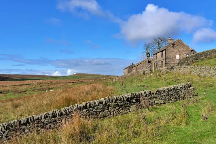 Cottage in Peak District With Scenic Views
