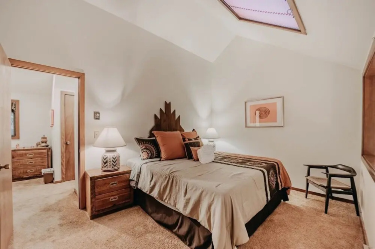 91sw - Wi-fi - Pets Ok - Sleeps 6 2 Bedroom Condo by RedAwning