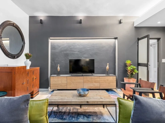 3 Bedrooms Apartment