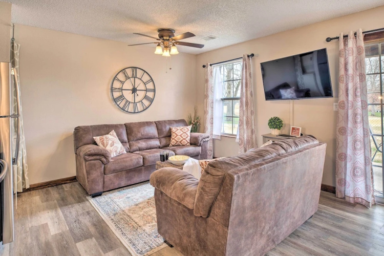 Unit 3 Mi to Branson Strip! Pool, Step-free Access