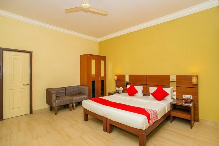 Hotel Janpath by OYO Rooms