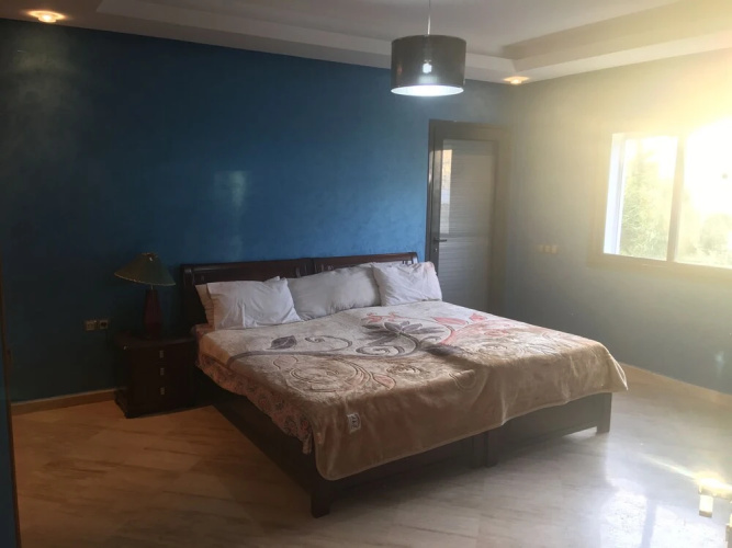 Luxurious 5 Bedrooms Villa Ref HI51053
