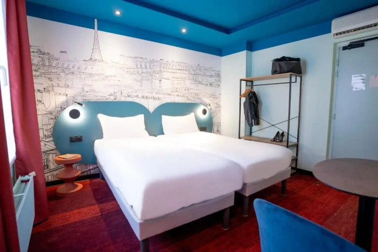 Standard Triple room