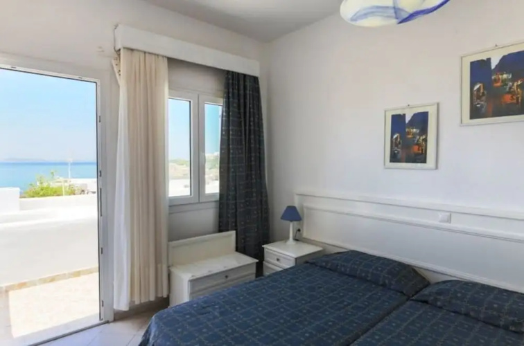 Mina Beach Hotel