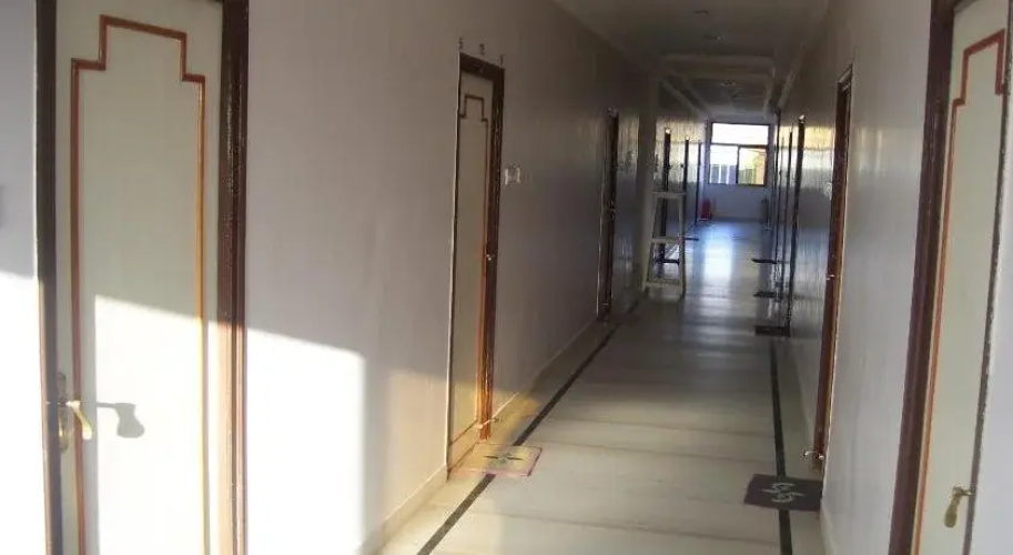 Shree Aditya Hotel