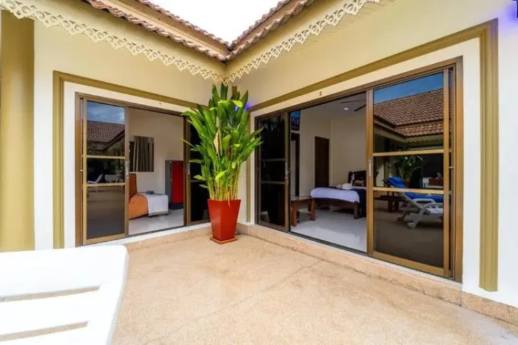 Standard Twin room