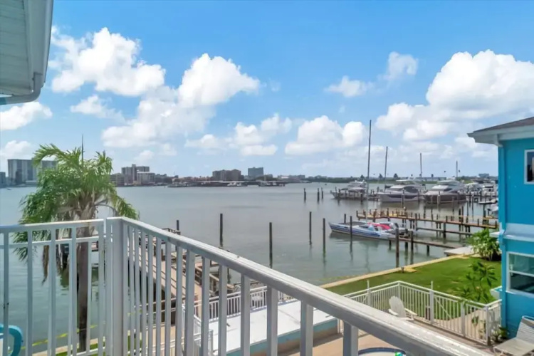 Corner Balcony Suite Across From Beach htd Pool