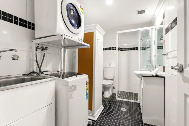 Green Views & Great Location: Inner-city 1-bed