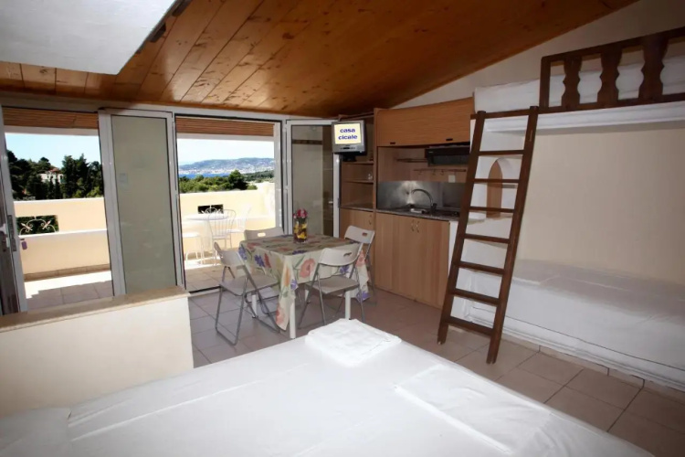Casa Cicale Apartments & Studios