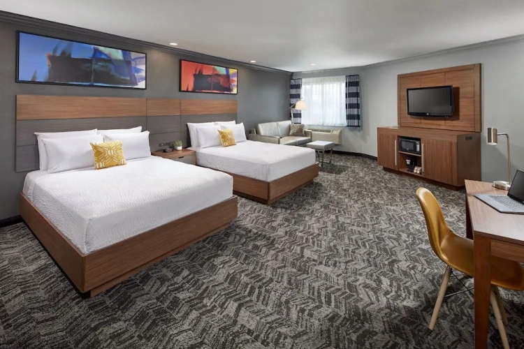 Standard Quadruple Suite