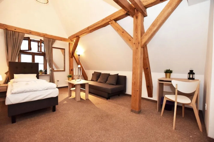 Dukes Hostel - Old Town