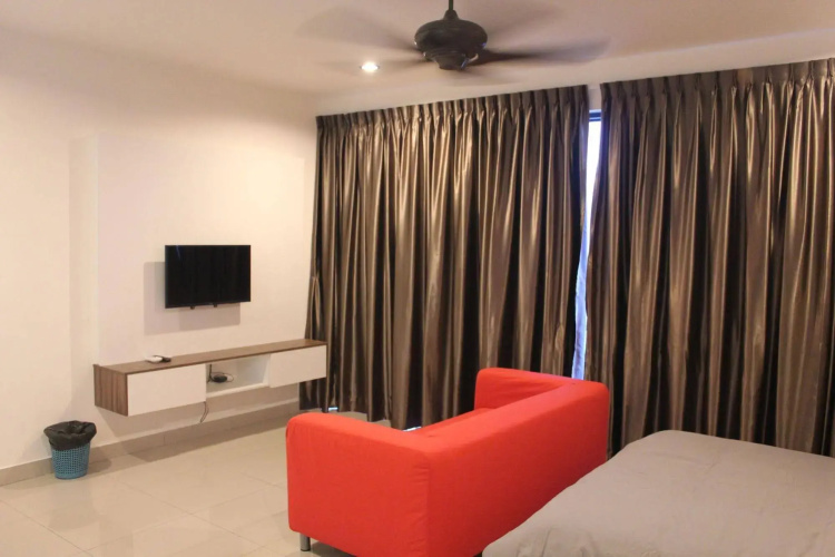 De Houz - Trefoil Setia Alam Home Stay