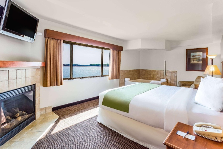 1 Bedroom Double Suite with river view