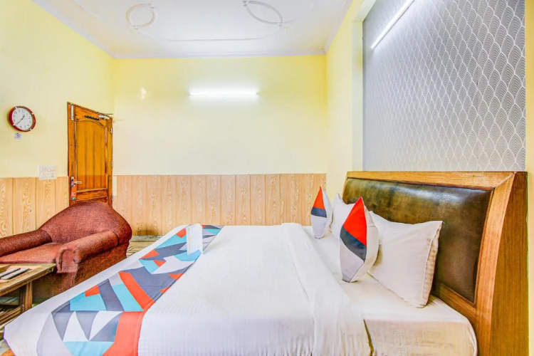 FabHotel The Everest 43