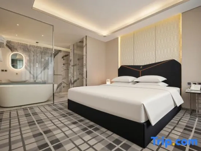 Family Suite with courtyard view
