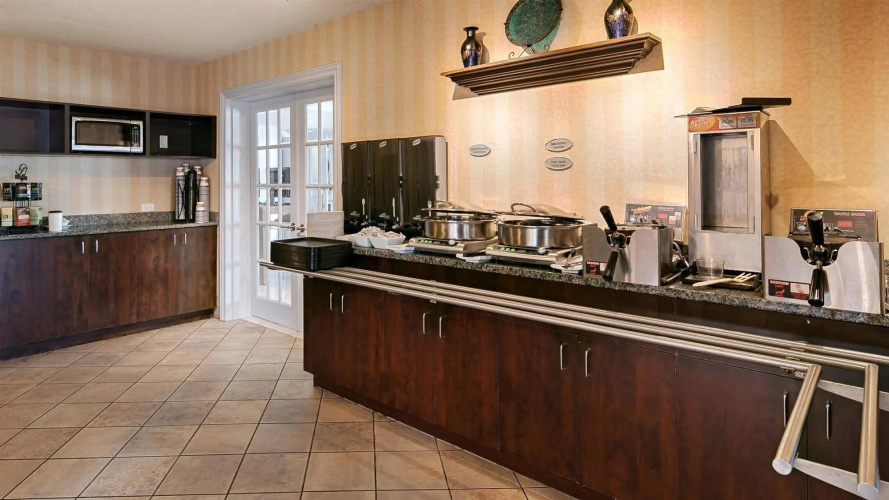 Best Western Hotel Brossard photo 31