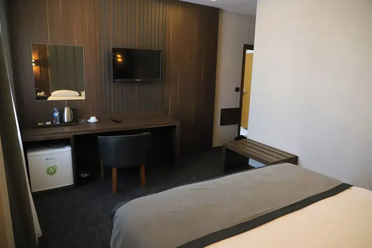 Cenas Otel