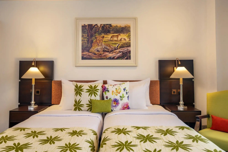 Fox Kandy by Fox Resorts- Luxury in the Mist