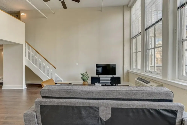 FRONTDESK The Cosmopolitan Apts Philadelphia