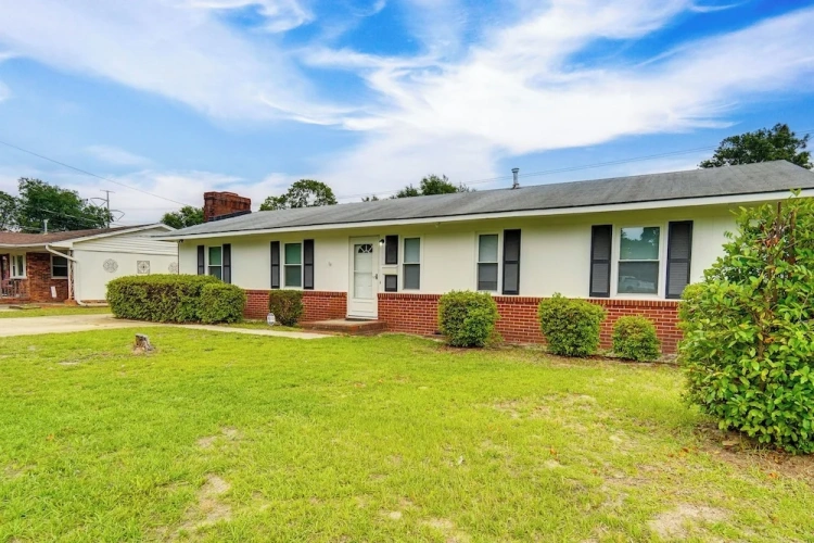 3 Bedrooms Cottage
