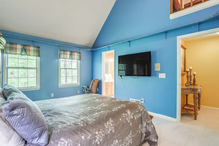 3 Mi to Roswell Riverwalk: Spacious Getaway!
