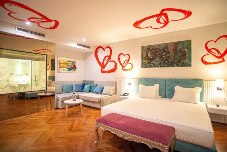 Bougainville Bay Hotel