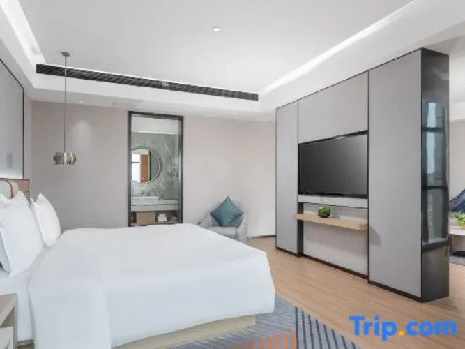 1 Bedroom Double Suite with mountain view