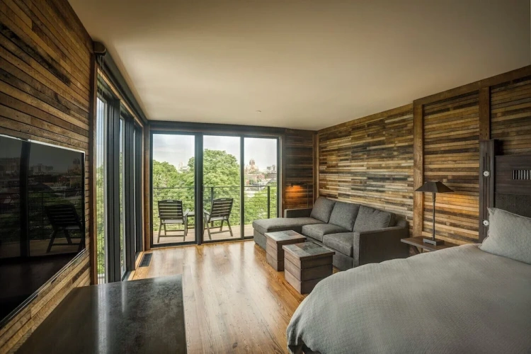 Standard Double room with balcony and with city view