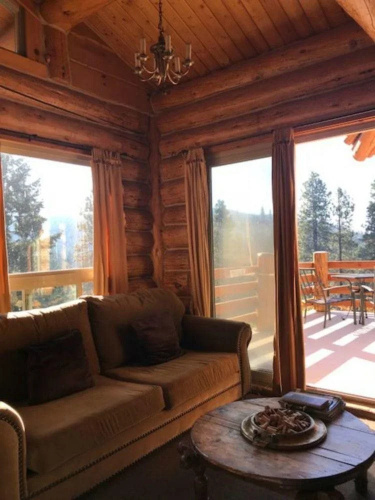 Bigfoot Lodge B & B