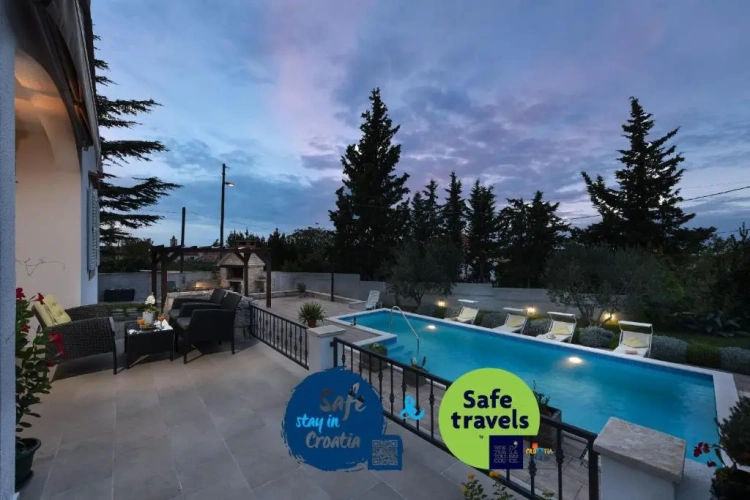4 Bedrooms Villa with balcony and with mountain view