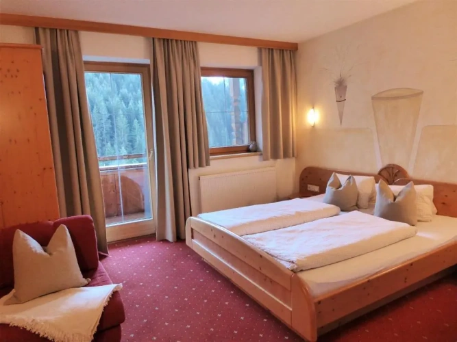 3 Bedrooms Apartment