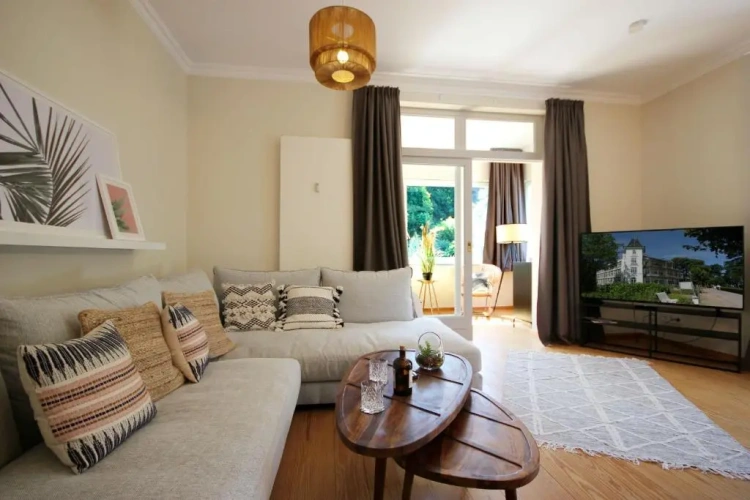 3 Bedrooms Apartment