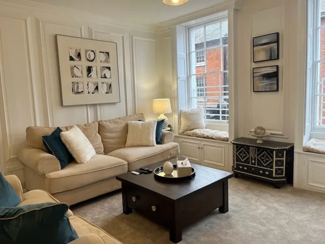 2 Bedrooms Apartment