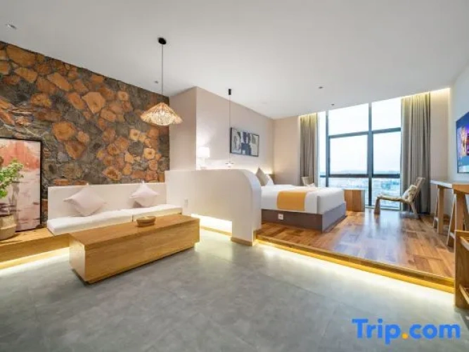Suite with lake view